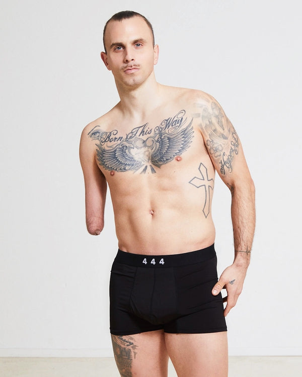 444 Studios Strong inkontinens underbukser til mænd på model, boxers, 90 ml, sort, forfra