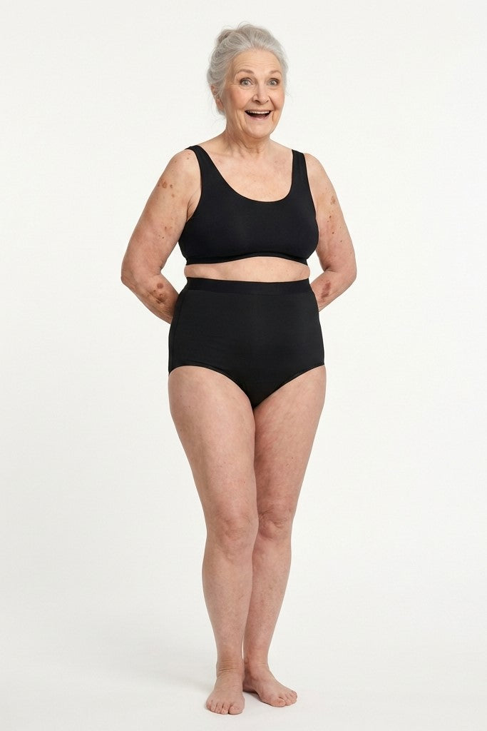 444 Studios Elva inkontinens-trusser på model, high waist, 90 ml, sort, forfra