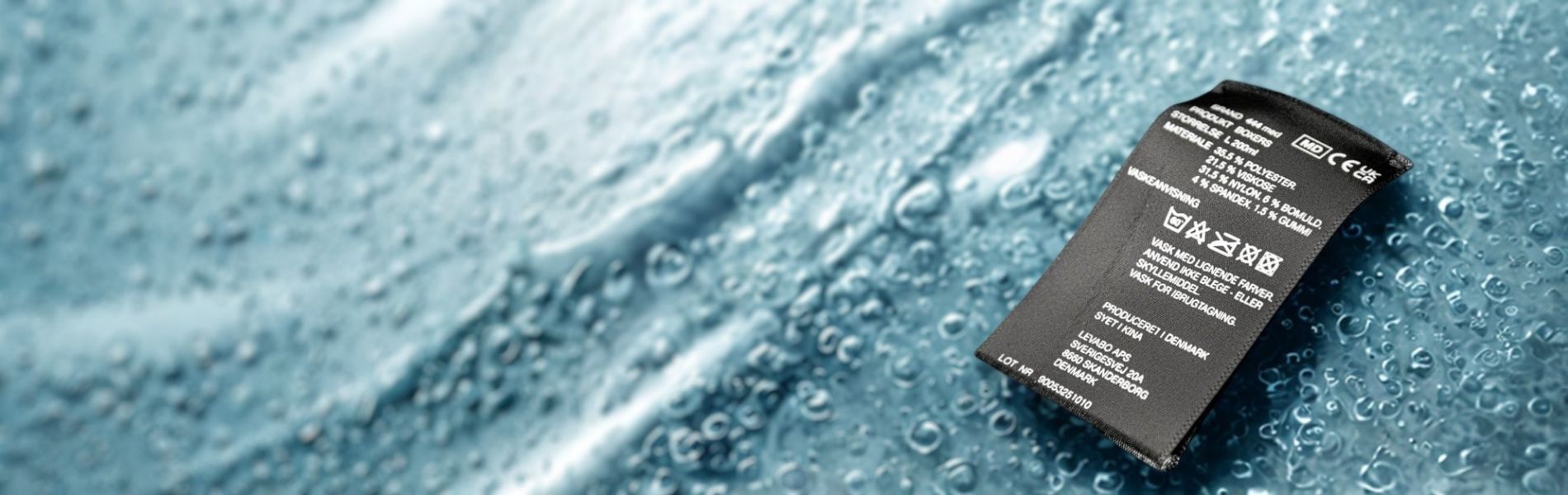 CE-mærkede-vaskbare-urininkontinens-underbukser-mænd-og-kvinder-tæt-på-væske